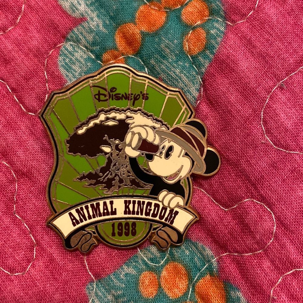 Animal Kingdom Trading pin